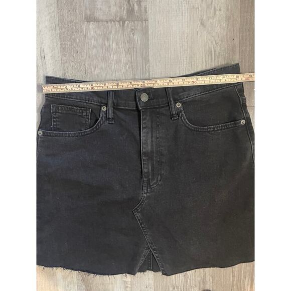 Madewell Rigid Denim A-Line Mini Skirt in Lunar Wash: Cutout Edition size 29 - Picture 3 of 13